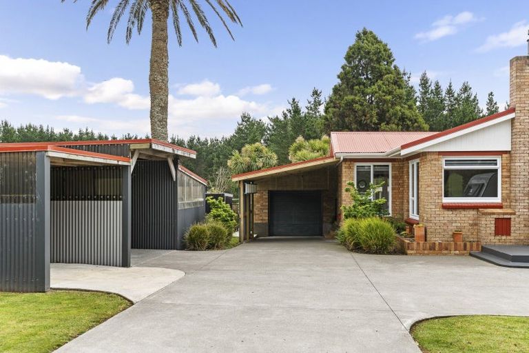 Photo of property in 1606 South Road, Tataraimaka, New Plymouth, 4374