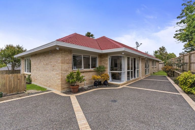 Photo of property in 11 Nathan Close, Somerville, Auckland, 2014