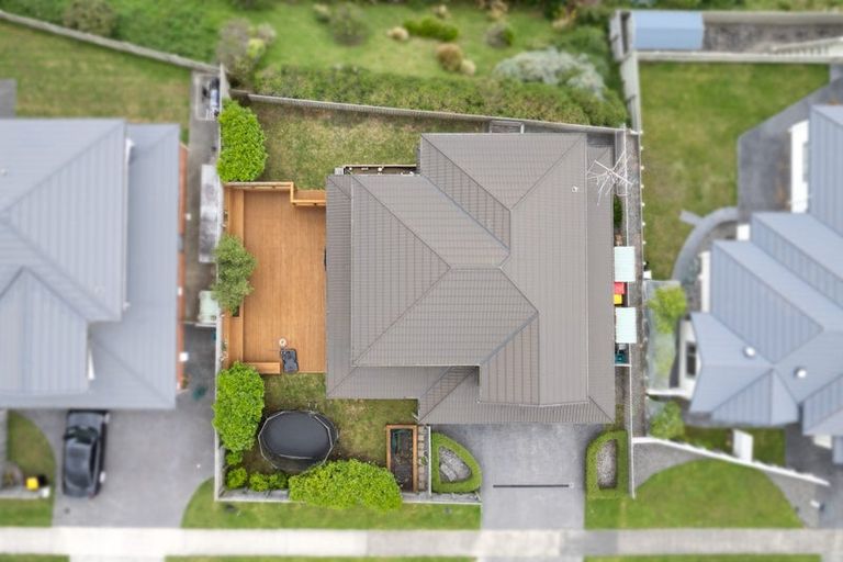 Photo of property in 51 Erlestoke Crescent, Churton Park, Wellington, 6037