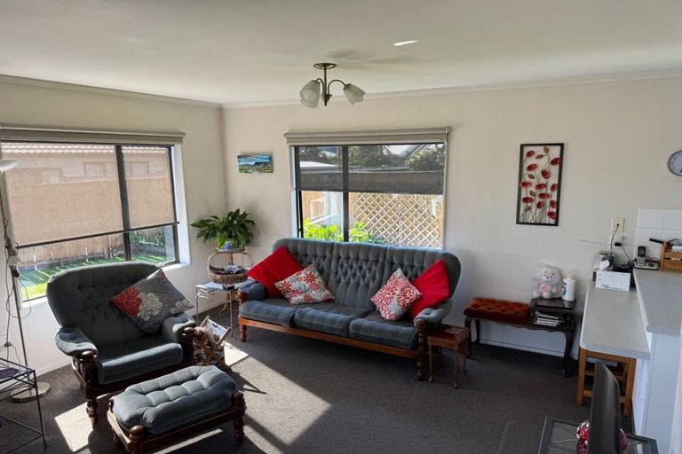 Photo of property in 1a Kingsgate Way, Havelock North, 4130