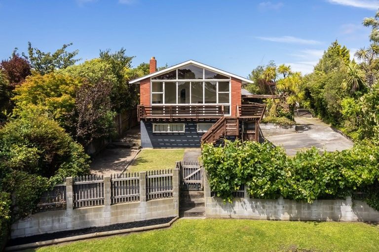 Photo of property in 36 Warren Crescent, Hillmorton, Christchurch, 8025