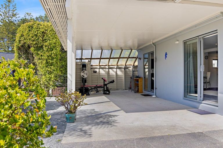 Photo of property in 82 Kowhai Road, Campbells Bay, Auckland, 0630