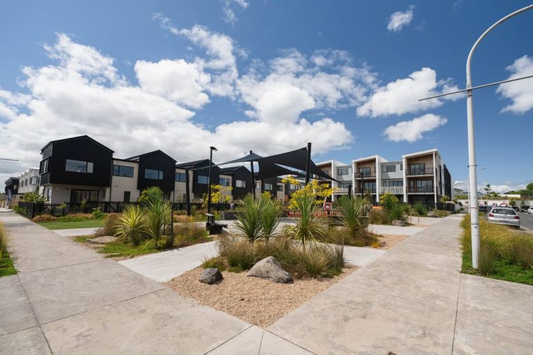 Photo of property in 11 Tokarewa Close, Mount Wellington, Auckland, 1062