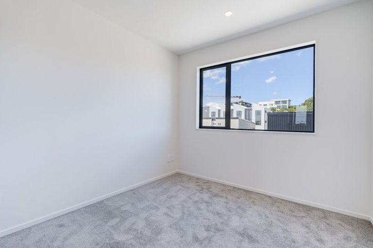 Photo of property in 11 Tokarewa Close, Mount Wellington, Auckland, 1062