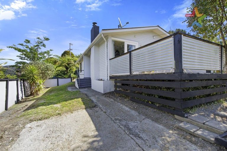 Photo of property in 40 Logie Street, Stokes Valley, Lower Hutt, 5019