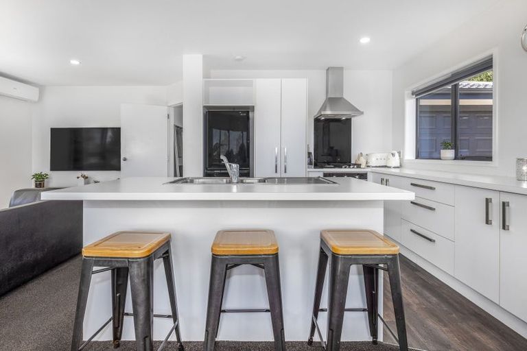 Photo of property in 9 Aqua Way, Paraparaumu, 5032