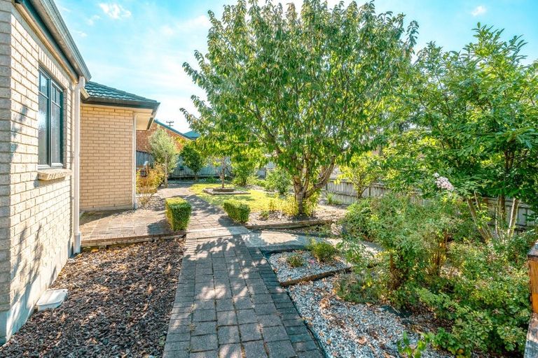 Photo of property in 98 Rototuna Road, Rototuna, Hamilton, 3210