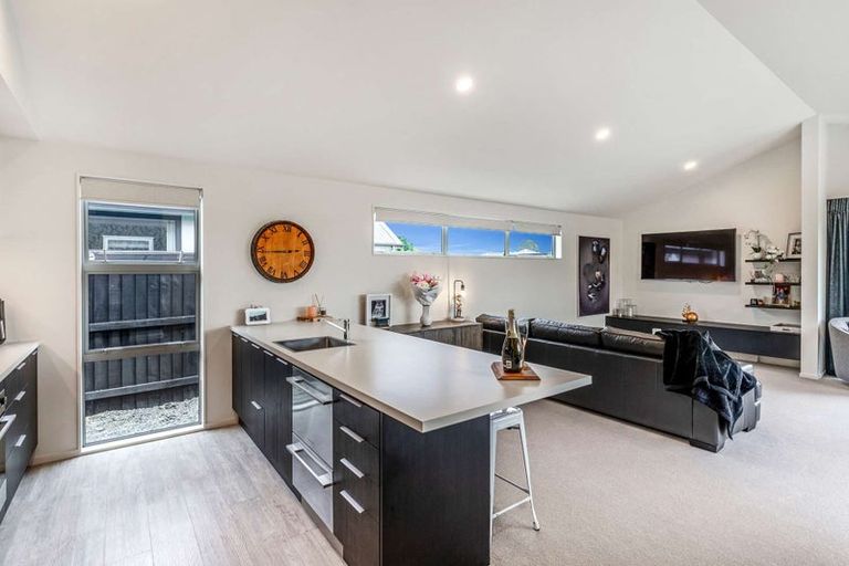 Photo of property in 8 John Raven Lane, Woodend, 7610