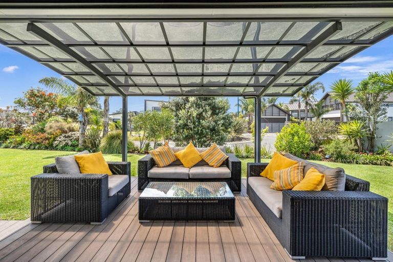 Photo of property in 5 Waitemata Drive, One Tree Point, 0118