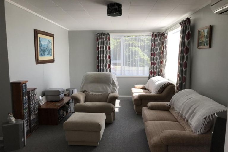 Photo of property in 9 Page Street, Stratford, 4332