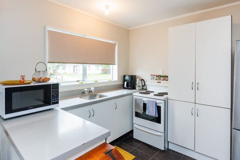 Photo of property in 28a Chatsworth Place, Highbury, Palmerston North, 4412