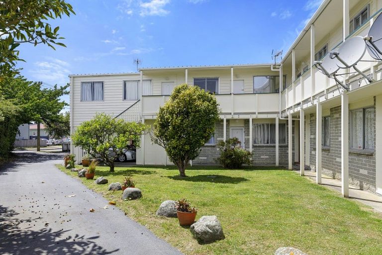 Photo of property in 8/19 Pirie Crescent, Moera, Lower Hutt, 5010