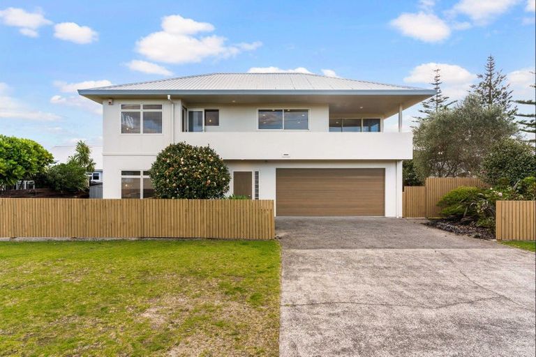 Photo of property in 102 Saint Patricks Row, Whangamata, 3620