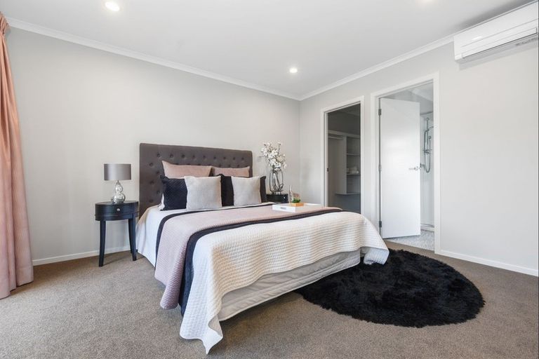 Photo of property in 2/15 Cook Street, Hamilton East, Hamilton, 3216