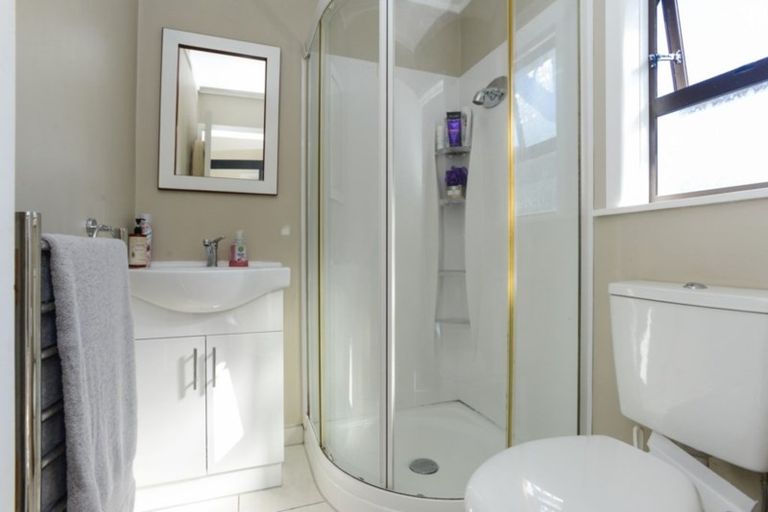 Photo of property in 35 Napier Street, Jervoistown, Napier, 4112