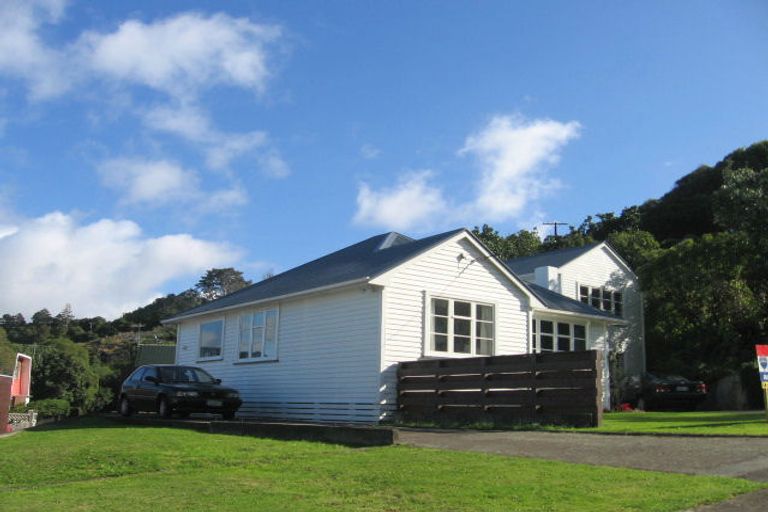 Photo of property in 41 London Road, Korokoro, Lower Hutt, 5012