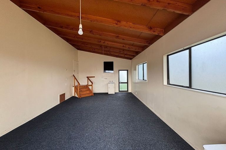 Photo of property in 3 Shepherds Road, Papakura, 2110