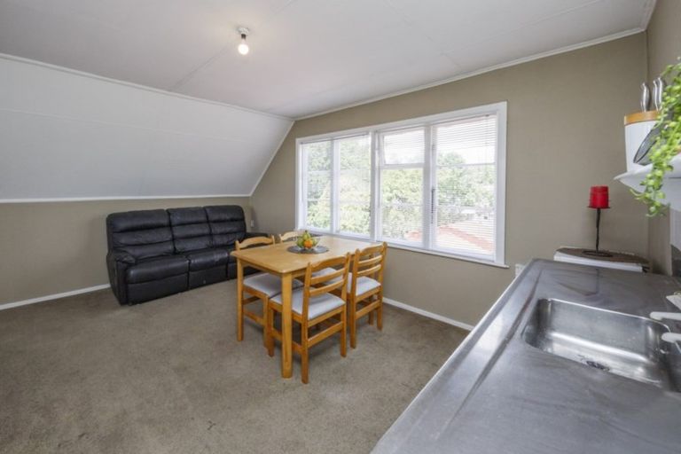 Photo of property in 28 Oxford Street, Hokowhitu, Palmerston North, 4410