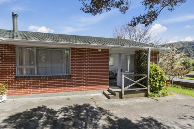 Photo of property in 50 California Drive, Totara Park, Upper Hutt, 5018