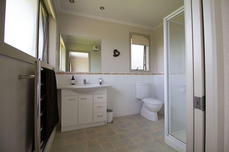 Photo of property in 22 Raddington Way, Huntington, Hamilton, 3210