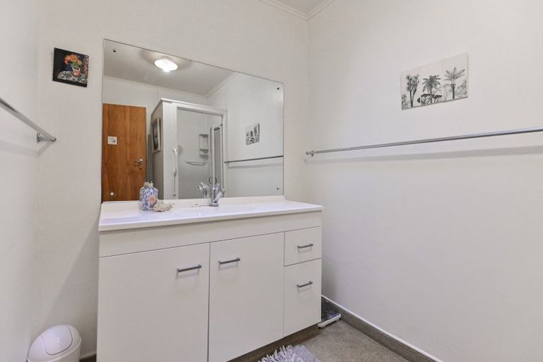 Photo of property in 300 Southland Road, Hastings, 4122