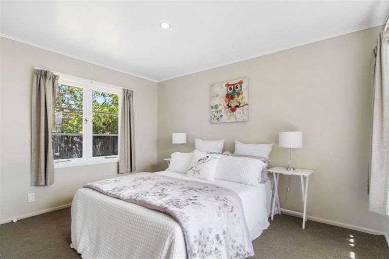 Photo of property in 2/40 Amberley Avenue, Te Atatu South, Auckland, 0610