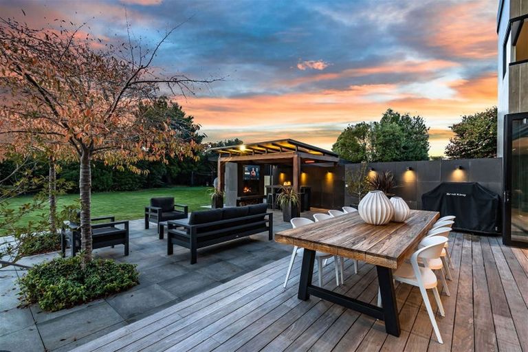 Photo of property in 9 Walnut Avenue, Strowan, Christchurch, 8052