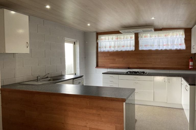 Photo of property in 1/48 Strid Road, Te Atatu South, Auckland, 0610