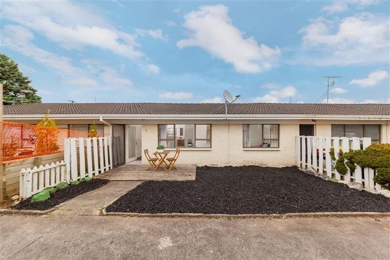 Photo of property in 2/31 Bowater Place, Manurewa, Auckland, 2102