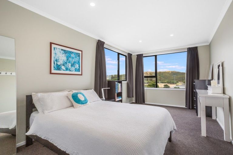 Photo of property in 86 Mana Esplanade, Paremata, Porirua, 5026