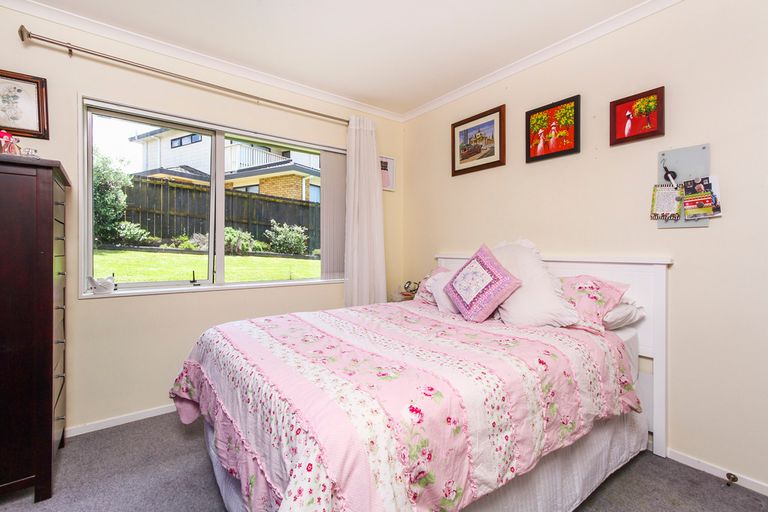 Photo of property in 62 Garton Drive, Massey, Auckland, 0614