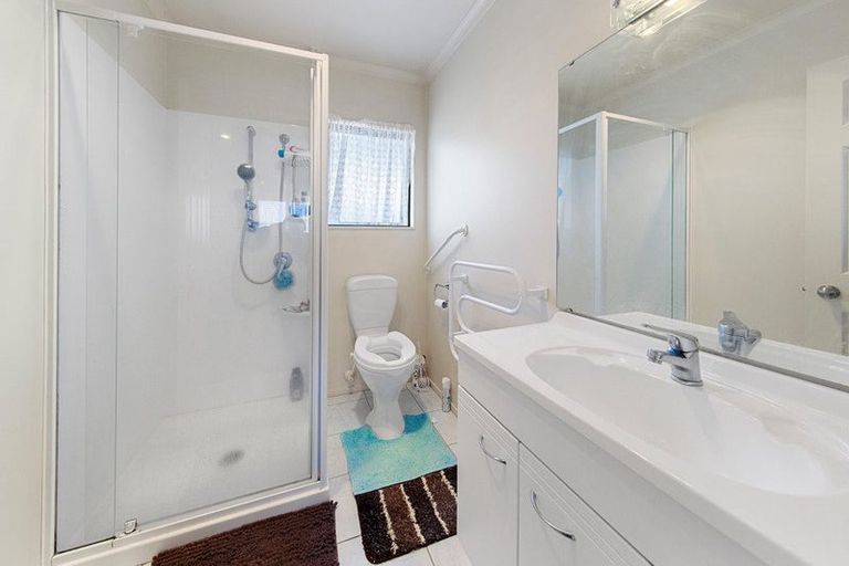 Photo of property in 12 Paloma Court, Hillpark, Auckland, 2102