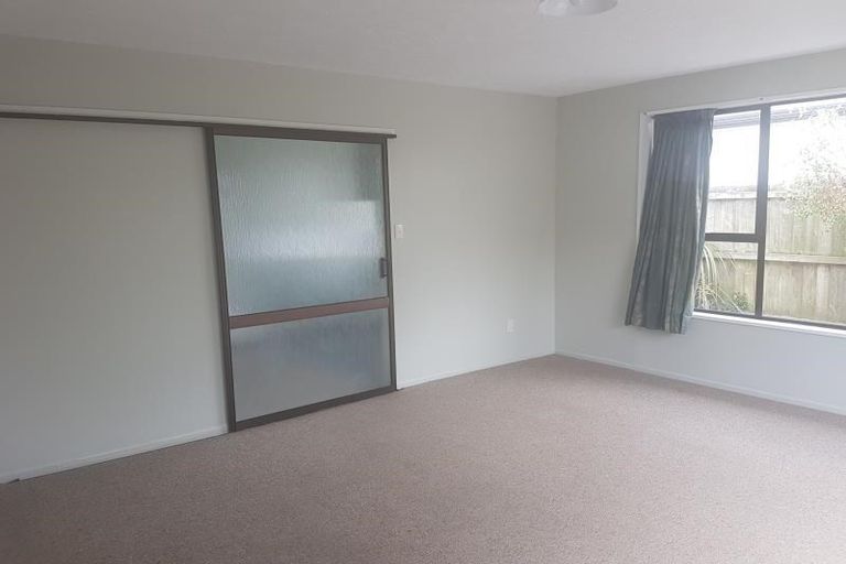 Photo of property in 2/63 Waratah Street, Avondale, Christchurch, 8061