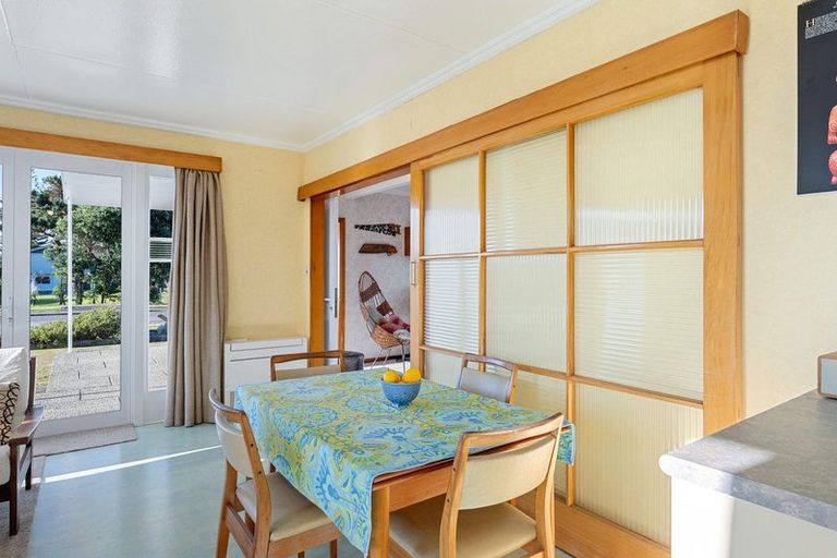 Photo of property in 5 Toi Street, Otaki Beach, Otaki, 5512