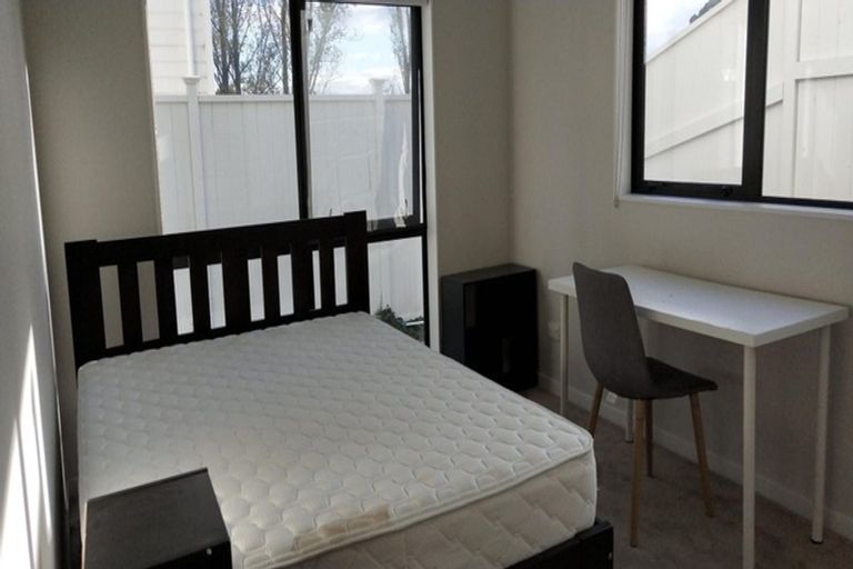 Photo of property in 230a Sunset Road, Windsor Park, Auckland, 0632