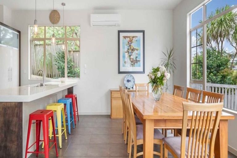 Photo of property in 68 Saddleback Rise, Murrays Bay, Auckland, 0630