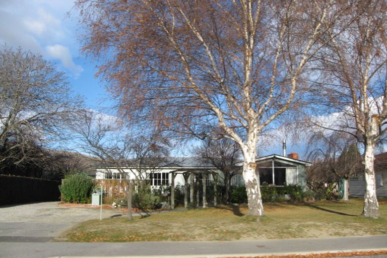 Photo of property in 18 Neplusultra Street, Cromwell, 9310