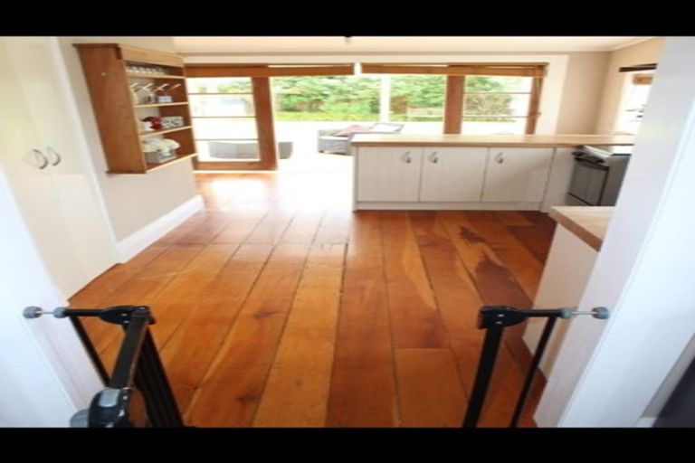 Photo of property in 27 Oxford Street, Fairfield, Hamilton, 3214