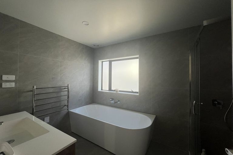 Photo of property in 15 Kapehu Road, Silverdale, 0932