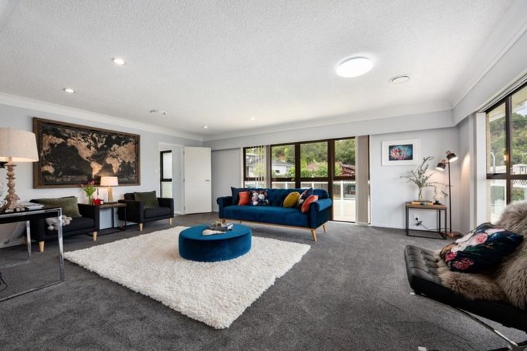 Photo of property in 7 King Charles Drive, Kingsley Heights, Upper Hutt, 5018