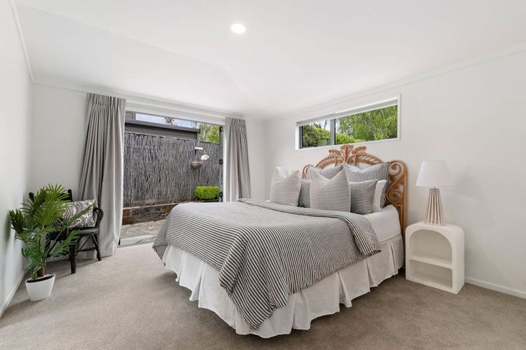 Photo of property in 7 Kelvin Place, Kelvin Heights, Queenstown, 9300