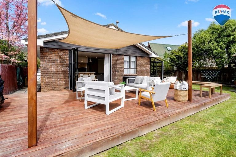 Photo of property in 17 Norton Park Avenue, Fairfield, Lower Hutt, 5011