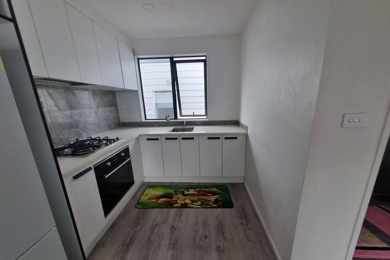 Photo of property in 2 Arnhem Place, Pukekohe, 2120