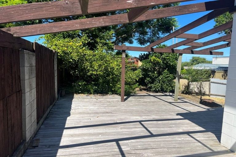 Photo of property in 96 Becroft Drive, Forrest Hill, Auckland, 0620