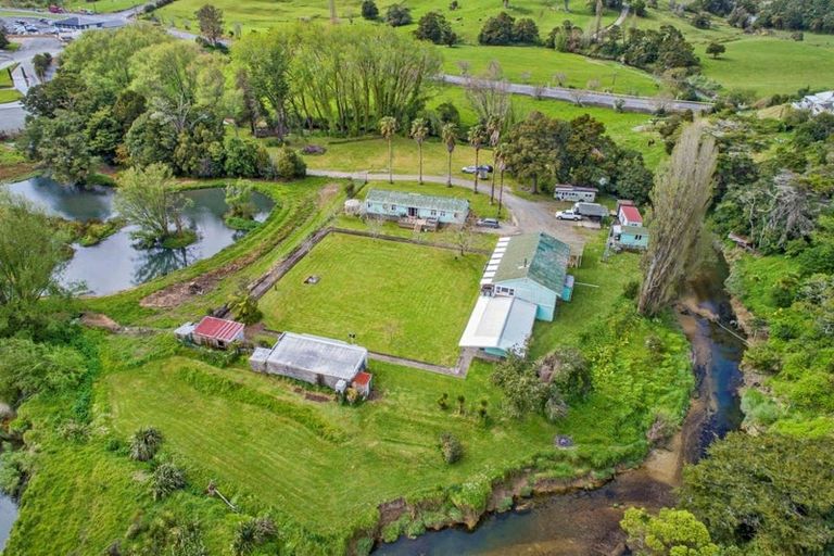 Photo of property in 3 Hurndall Street, Maungaturoto, 0520