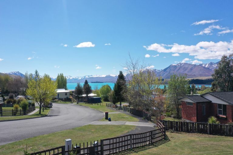 Photo of property in 32 Aorangi Crescent, Lake Tekapo, 7999