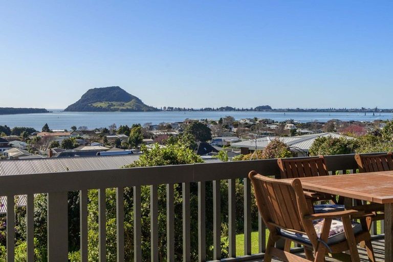 Photo of property in 18 Hinewa Road, Otumoetai, Tauranga, 3110