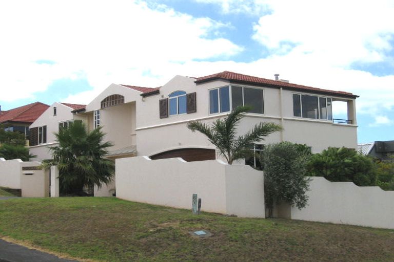 Photo of property in 2/3 Katui Street, Castor Bay, Auckland, 0620