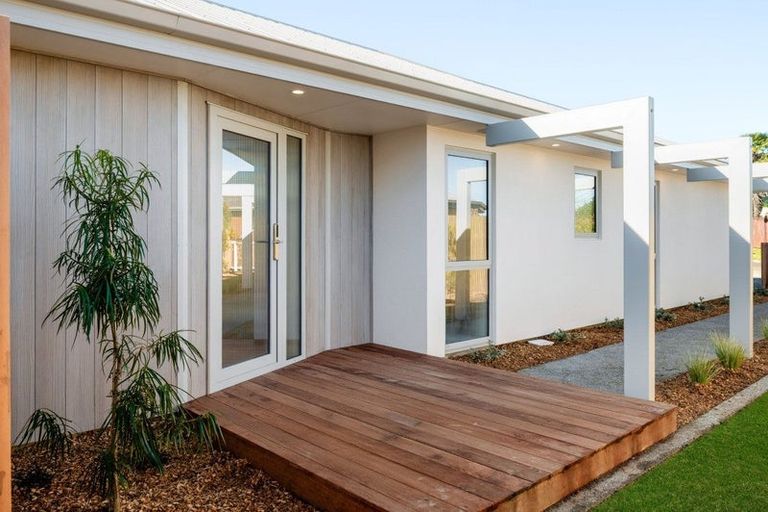 Photo of property in 3 Mcleod Mews, Rototuna, Hamilton, 3210