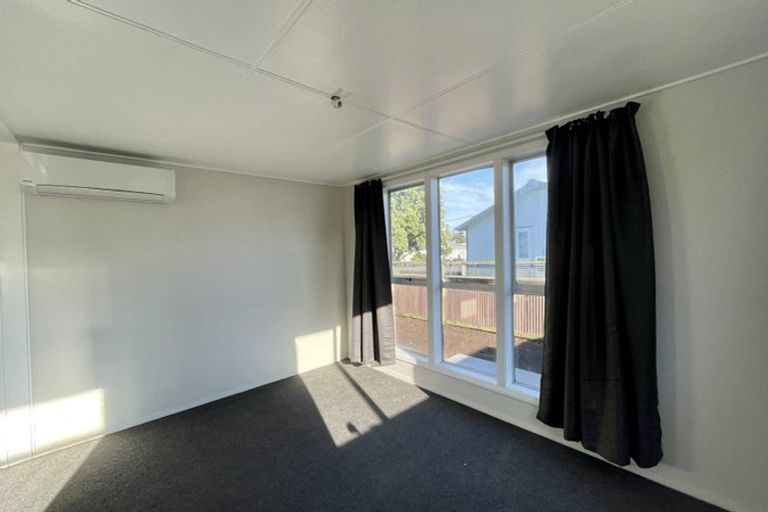 Photo of property in 8a Karaka Street, Castlecliff, Whanganui, 4501